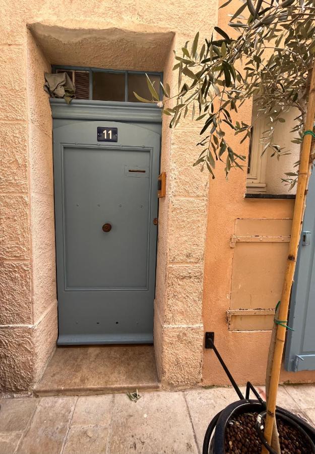 Saint-Tropez Centre - Grand Studio Avec Terrasse Exterior foto