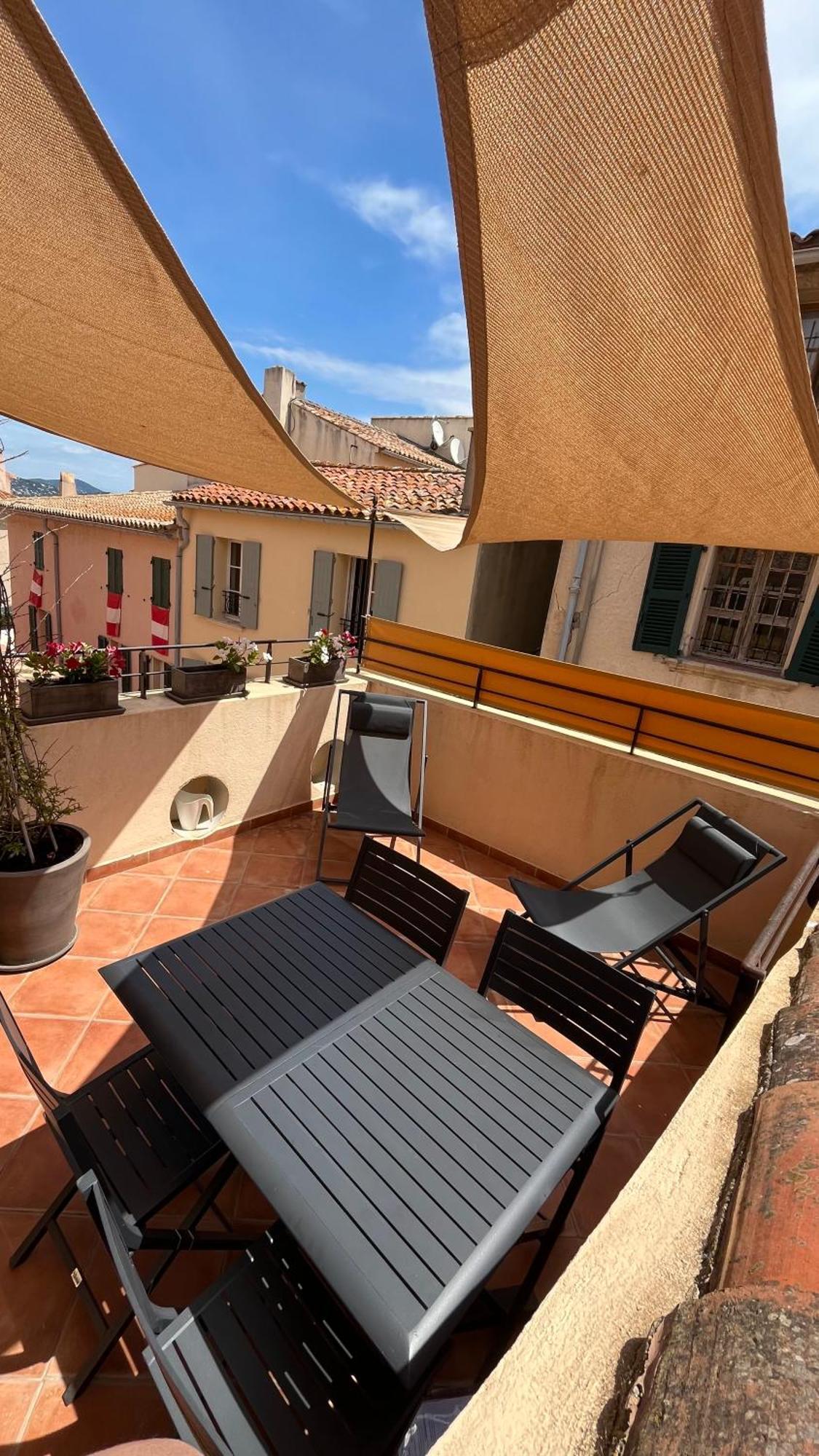 Saint-Tropez Centre - Grand Studio Avec Terrasse Exterior foto